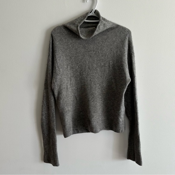Aritzia Wilfred grey 100% cashmere sweater - Picture 2 of 4